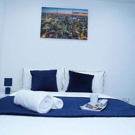 Lovely Apartment With Free Parking On Premises. London Exterior foto