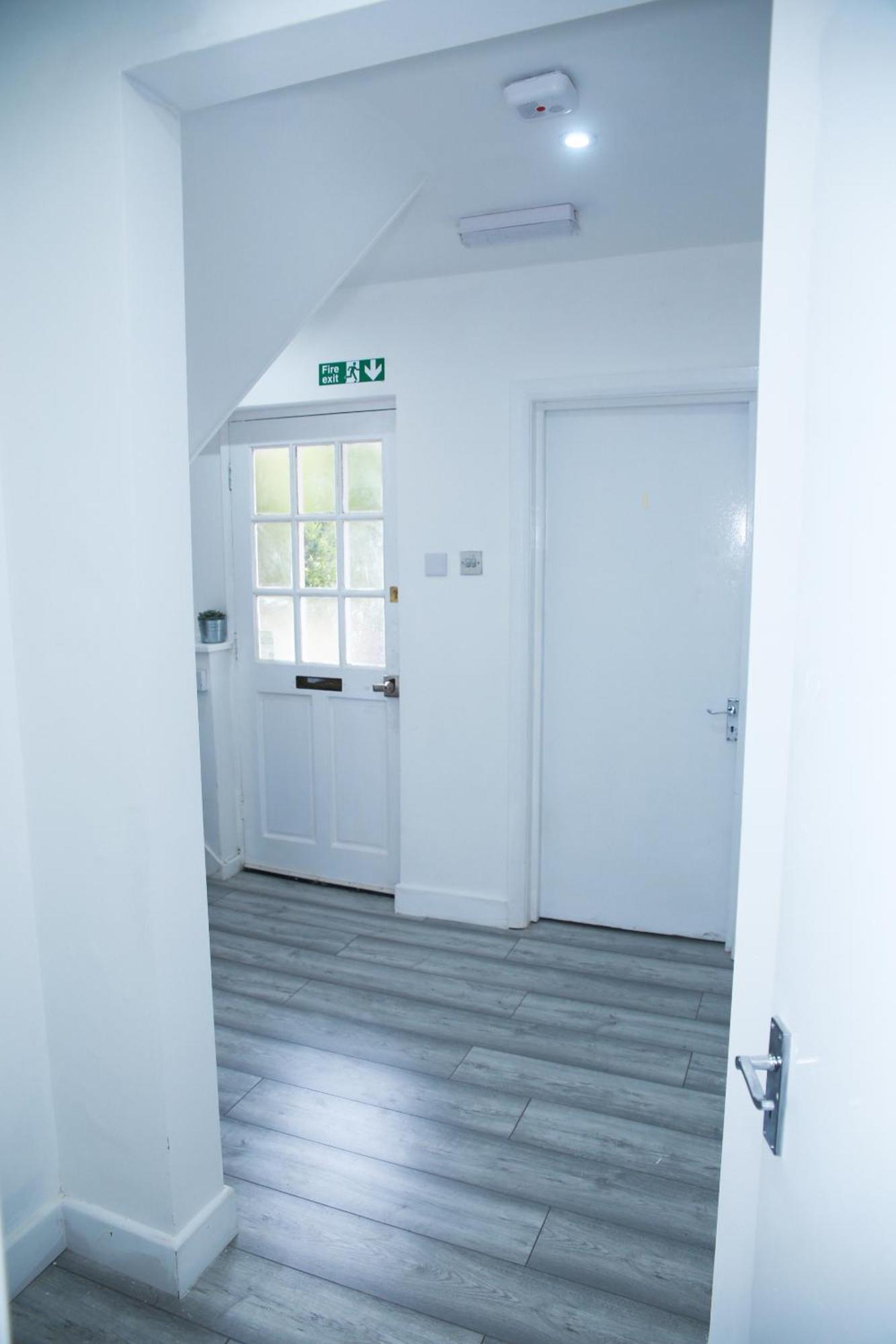 Lovely Apartment With Free Parking On Premises. London Exterior foto