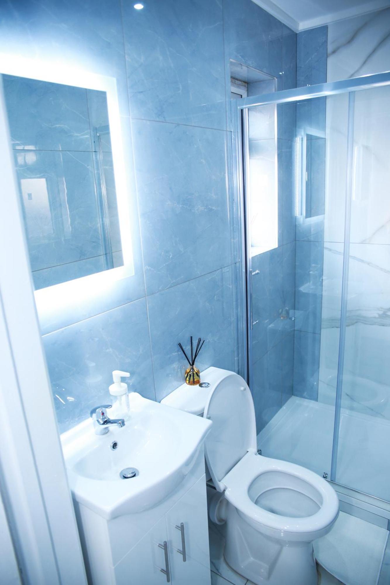 Lovely Apartment With Free Parking On Premises. London Exterior foto