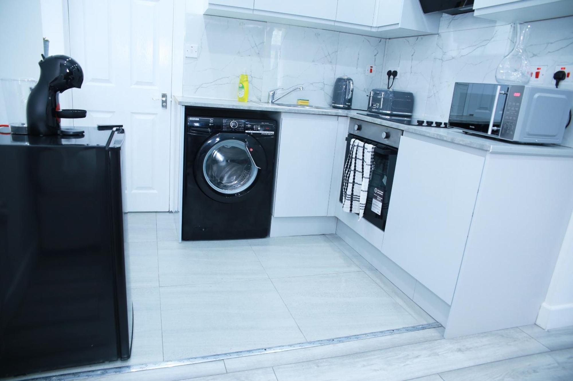 Lovely Apartment With Free Parking On Premises. London Exterior foto